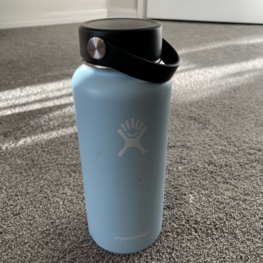 COPY - Blue 32 oz hydro flask